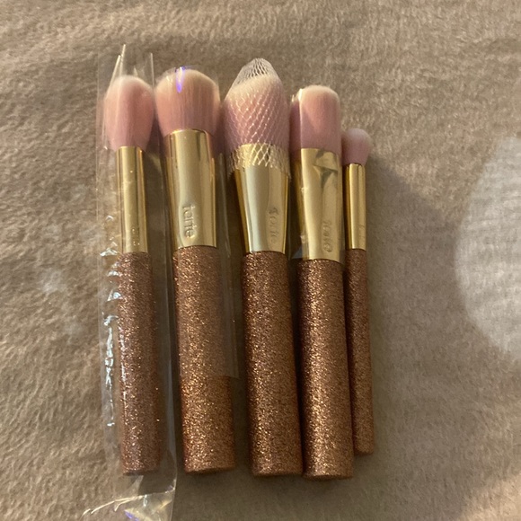 Tarte Contour Brushes, New, no box - Picture 1 of 3